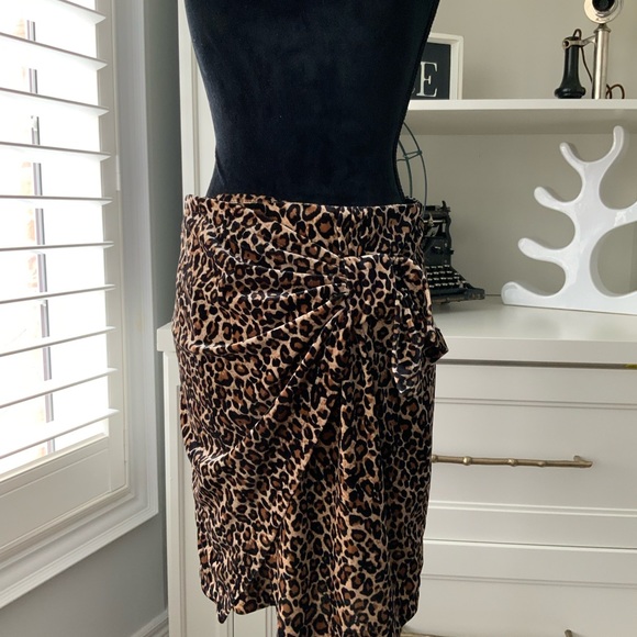 FORMULA JOVEN Leopard Cross Over Fabric Plush Skirt Women’s Size 28” - Picture 15 of 16